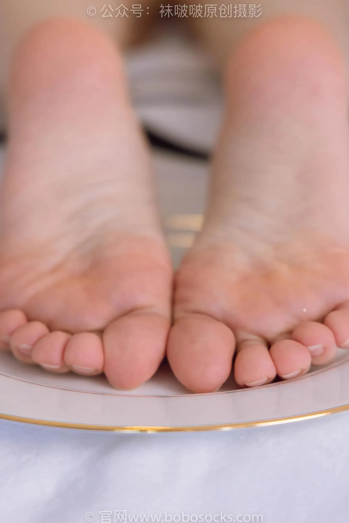 [BoBoSocks袜啵啵]NO.180 苏苏-高跟鞋、肉丝、裸足、踩酸奶剧情 [161P]插图3
